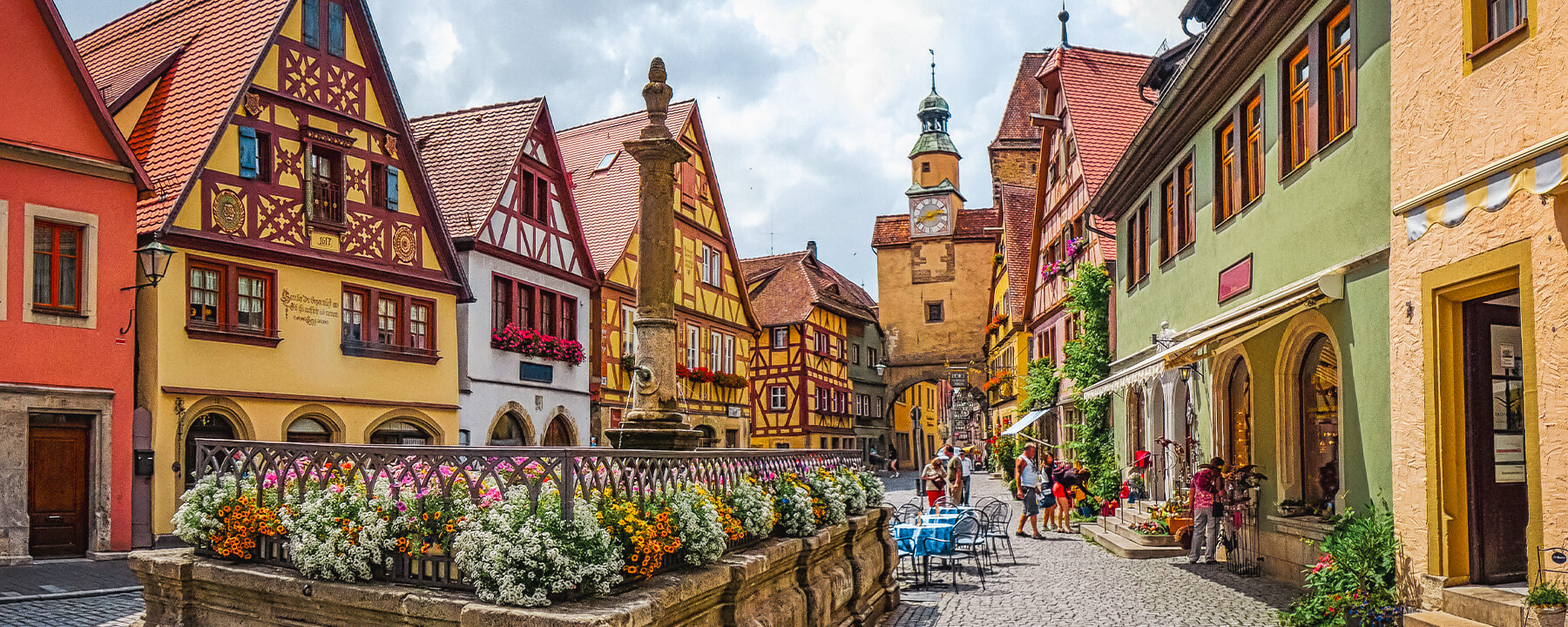 Die Städte Deutschlands sind geprägt von Fachwerk und Kopfsteinpflaster, wie im wunderschönen Rothenburg ob der Tauber