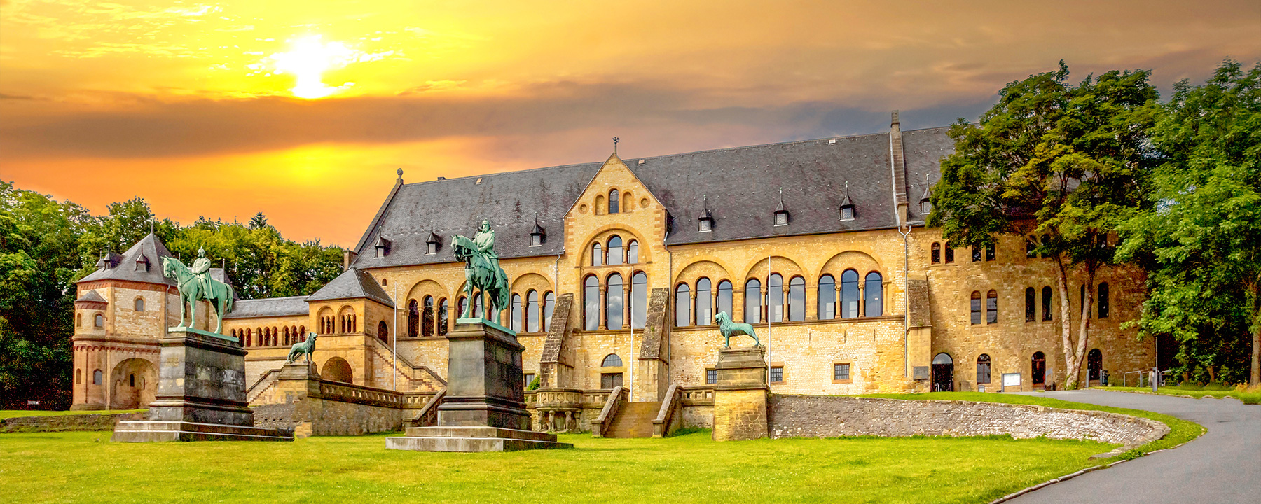 Die monumentale Kaiserpfalz aus dem 11. Jahrhundert ist das Wahrzeichen Goslars