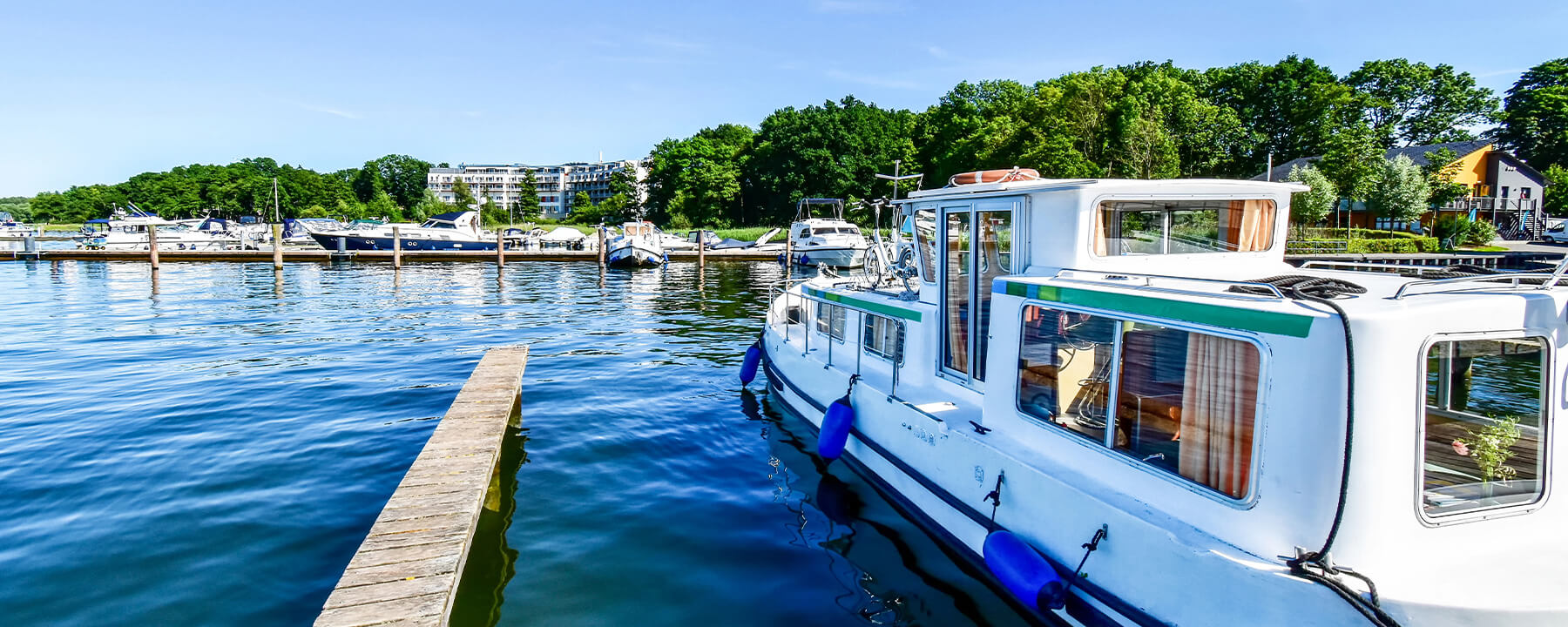 In Göhren kannst du verschiedene Bootsausflüge unternehmen, die dir beeindruckende Perspektiven auf die Kreideküste und die umliegende Ostsee bieten