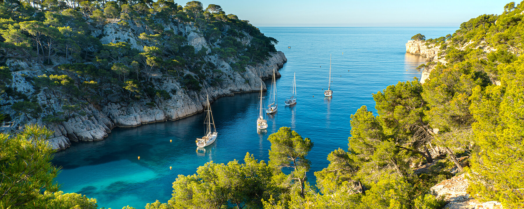 Zwischen Marseille und Cassis bieten die türkisfarbenen Calanques einen wundervollen Anblick