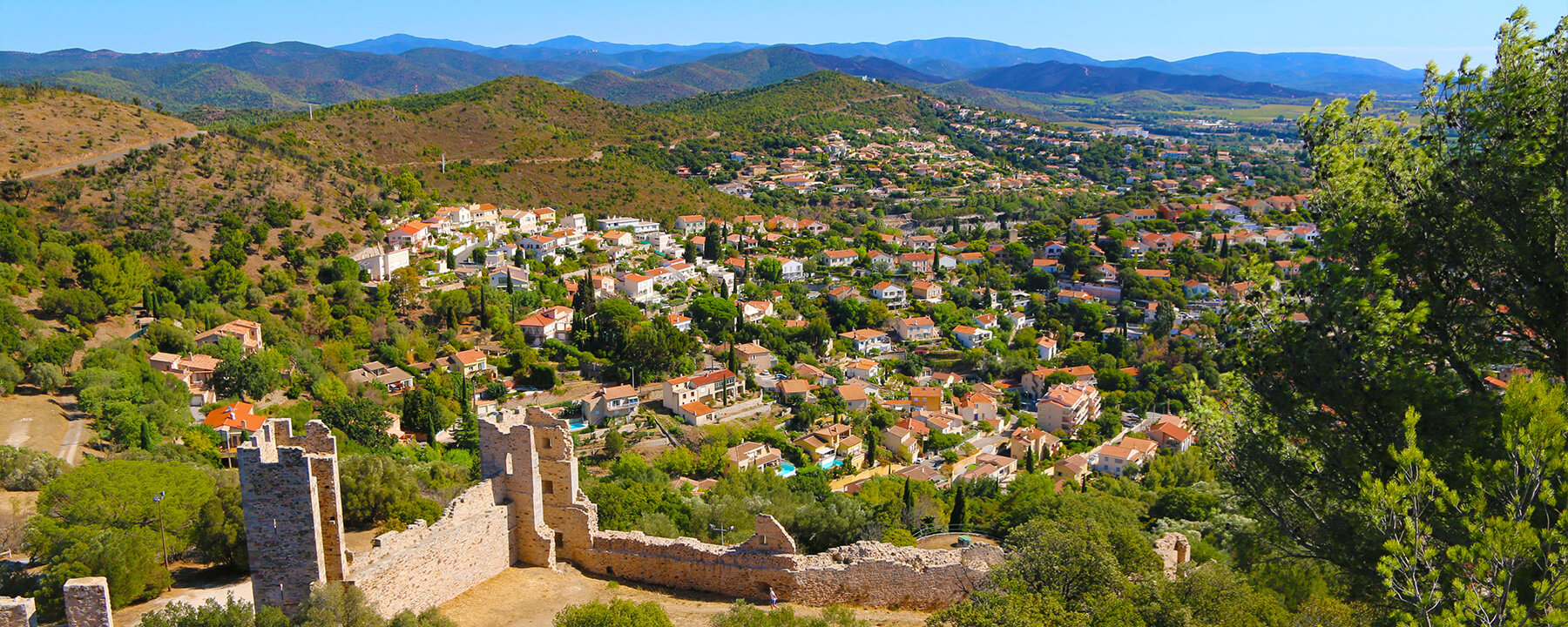 Das Château de Hyères ist eine mittelalterliche Burgruine, welche auf einem Hügel über der Stadt thront