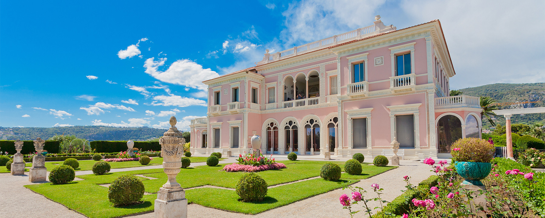 Unweit entfernt liegt die Halbinsel Cap Ferrat mit der berühmten Villa Ephrussi de Rothschild