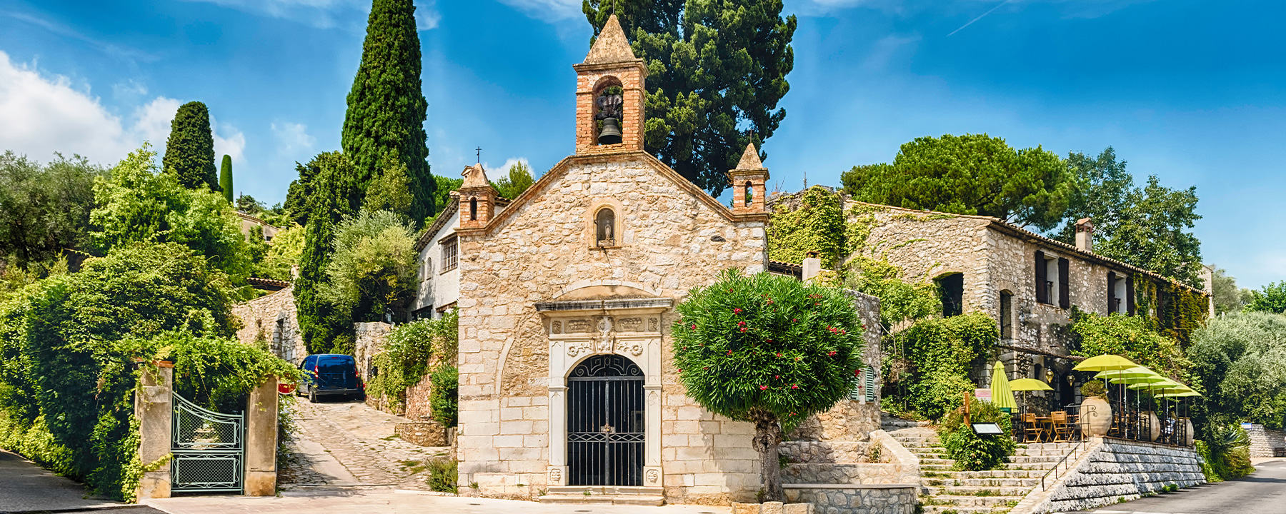 Saint-Paul-de-Vence ist ein malerisches Künstlerdorf und bekannt für seine gut erhaltene mittelalterliche Architektur 