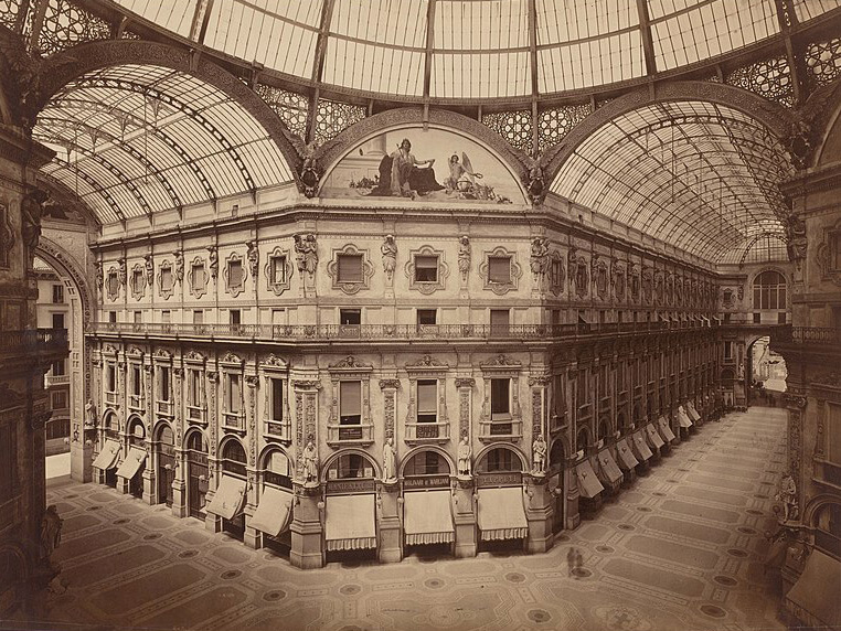 Die Galleria Vittorio Emanuele II, erbaut zwischen 1865 und 1877, wurde nach dem ersten König des vereinten Italiens, Vittorio Emanuele II., benannt