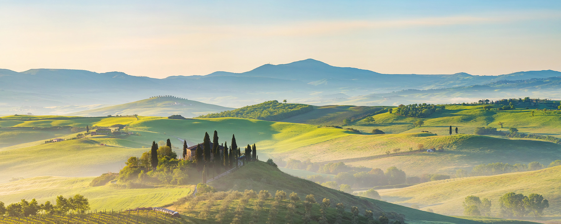 Die Toskana mit ihren sanften Hügeln und Zypressenalleen ist eine der bekanntesten Regionen Italiens