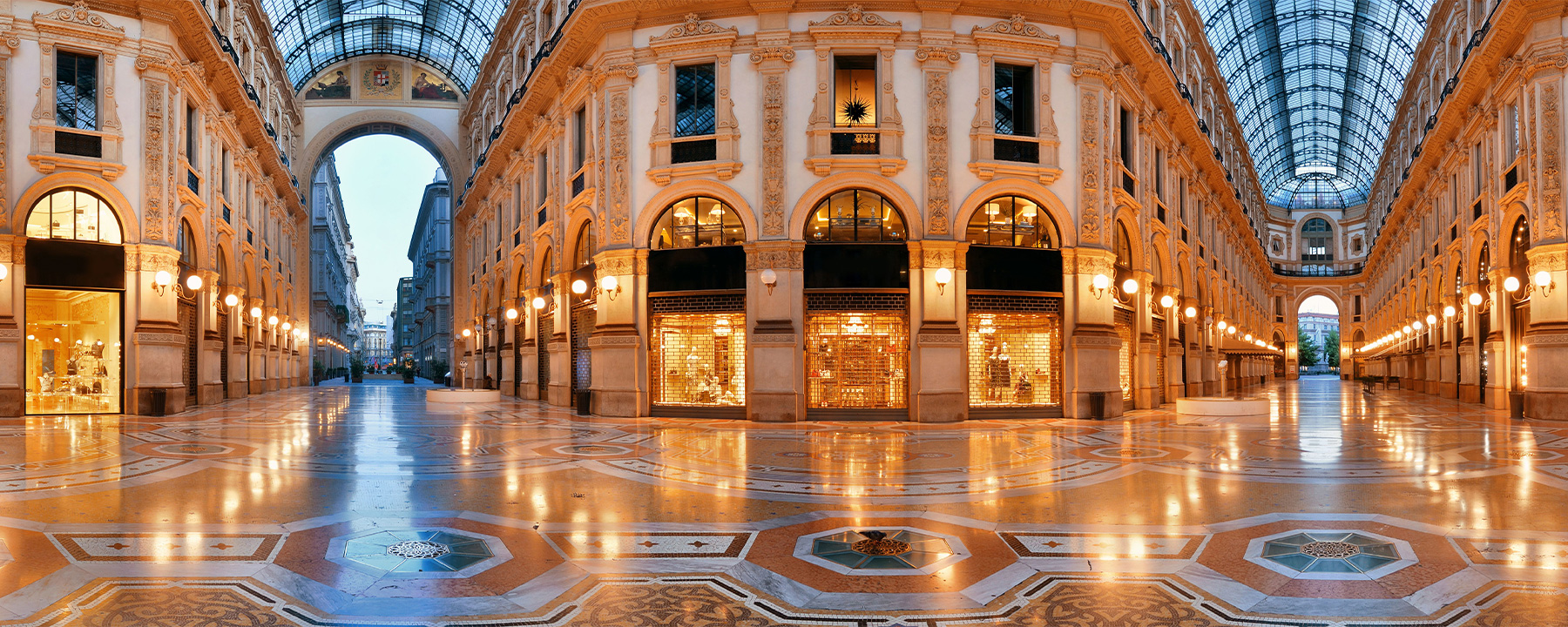 Die Galleria Vittorio Emanuele II ist eine der ältesten Einkaufsarkaden der Welt und beeindruckt durch ihr imposantes Glasdach, die kunstvollen Mosaikböden sowie den eleganten Boutiquen