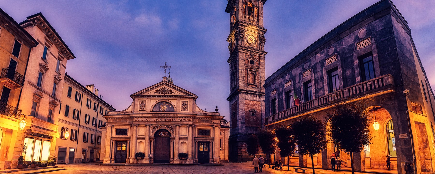 Die Altstadt von Varese besticht durch ihre charmanten, engen Gassen, historischen Plätze wie der Piazza San Vittore und prächtige Gebäude wie der gleichnamigen Basilika