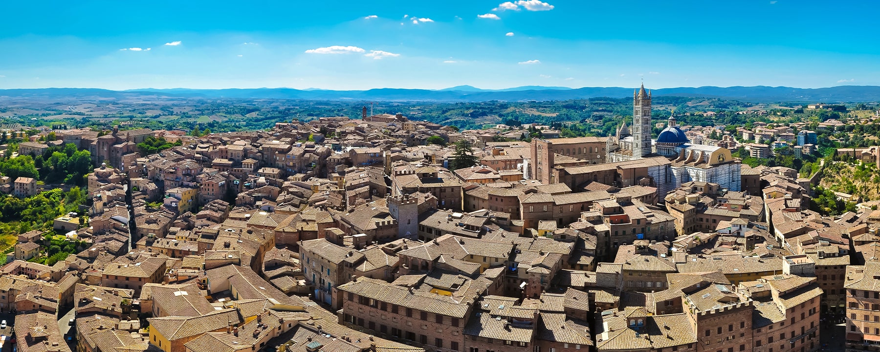 Die Altstadt von Siena, ein UNESCO-Weltkulturerbe, besticht durch ihre gut erhaltenen mittelalterlichen Gassen, Plätze und Gebäude, die das historische Flair der Stadt bewahren