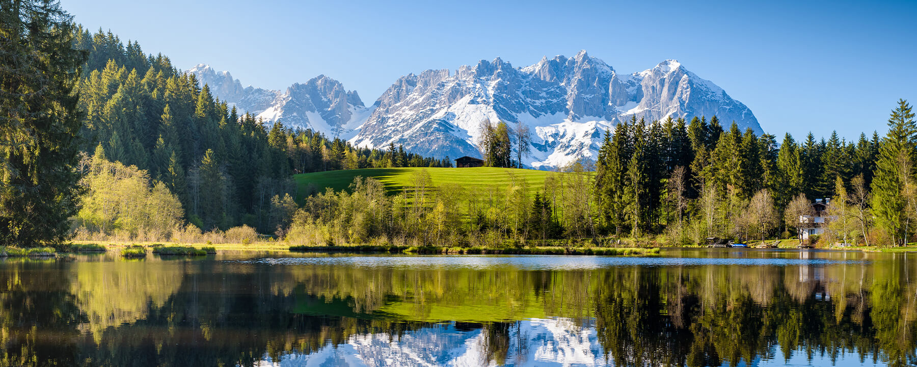 Der Wilde Kaiser ist ein imposantes Bergmassiv, das mit seinen markanten Felsformationen und ausgedehnten Wanderwegen Naturliebhaber anzieht