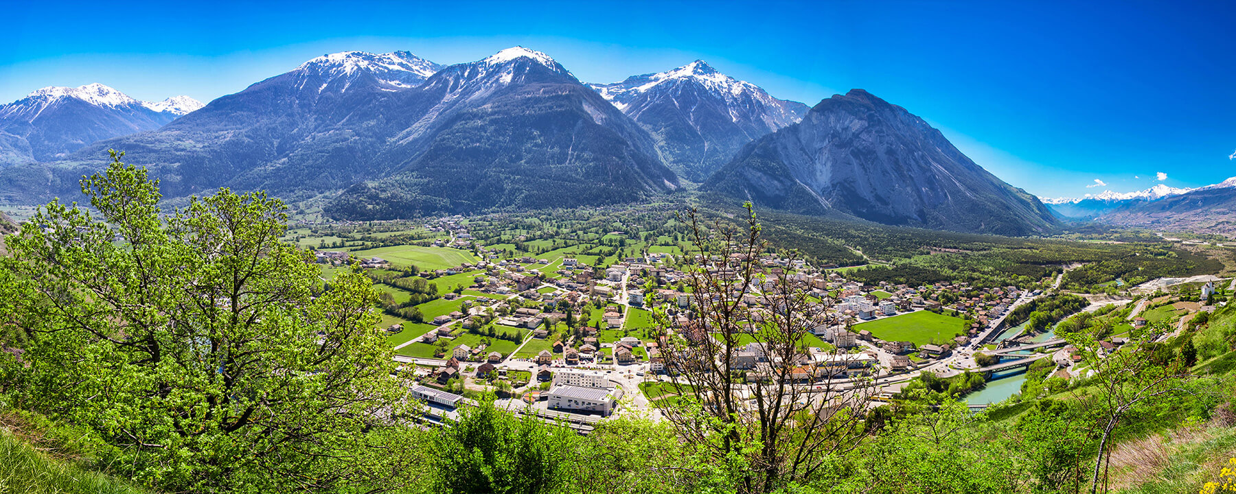 Das Wallis ist bekannt für seine spektakulären Berglandschaften sowie Weinbaugebiete und eine der vielfältigsten und sonnenreichsten Regionen der Schweiz